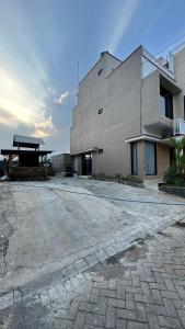 Villa makota kota batu