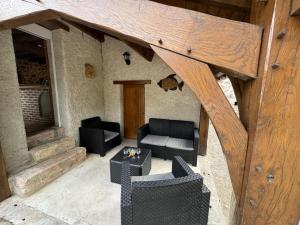 Maison de ferme restaurée avec mini ferme, terrasse et grand jardin près de la Vallée du Cher - FR-1-489-270