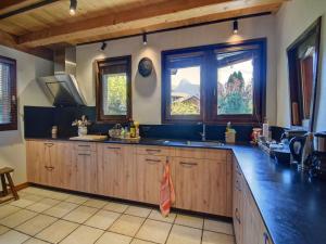 Chalets Superbe Chalet Neuf a Morzine - Cheminee, Terrasse et WiFi - FR-1-524-130 : photos des chambres
