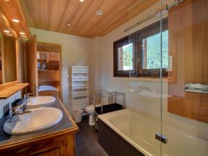 Chalets Superbe Chalet Neuf a Morzine - Cheminee, Terrasse et WiFi - FR-1-524-130 : photos des chambres