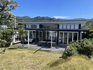 Medlands Beach House - Port Fitzroy