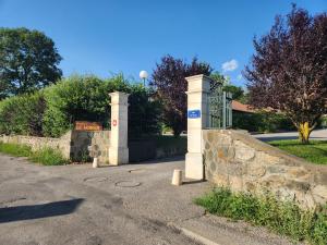 Appartements appartement T3 avec jardin proche village : photos des chambres