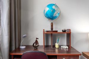 8min da praia, estacionamento amplo grátis, recepção 24h, cozinha completa, 5min do metrô e espaço home office com wi-fi rápido - Copa901