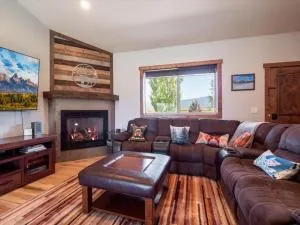 Targhee & Teton Getaway - 蒂托尼亚