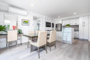 Renovated Townhouse Close to the CBD and Schools - Hosted by Canstay