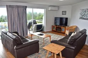 Ocean Shores Apartment 14 - Bring your own linen. - South West Rocks