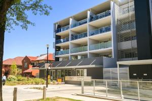 3BR Braddon Flat, 8 mins walk to CBD - Hosted by Canstay