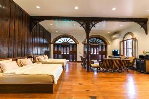 FOREST - Fong Lee CC Lampang Walking Street