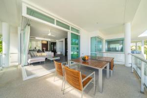 Karon Beachfront Apartment 724