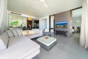 Karon Beachfront Apartment 724