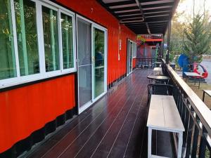 หนึ่งหกแปดConnerแอดเขาใหญ่