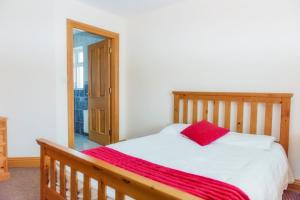 Duncarbury Heights - 4 Bedroom Detached House