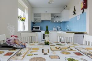 Marine Court Sea View