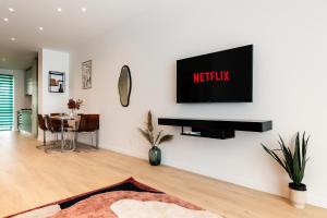 Roots Two - Tranquil Lakeview Escape with Balcony