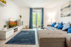 Riverside Apartment No2