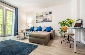 Riverside Apartment No2