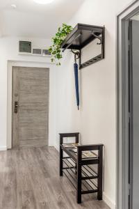 Riverside Apartment No2