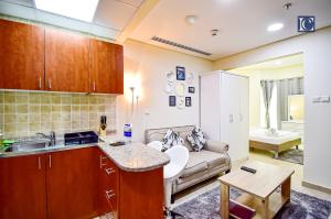 Luxury Escapes - Budget Studio - New Dubai Gate 2 JLT