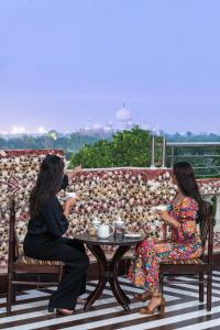 Foxoso Taj View Hotel