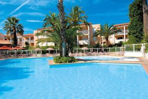 Agreable et Calme 3 pieces Terrasse, Piscine, Tennis, Plage