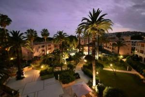 Agreable et Calme 3 pieces Terrasse, Piscine, Tennis, Plage