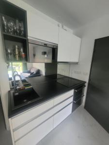 Agreable et Calme 3 pieces Terrasse, Piscine, Tennis, Plage