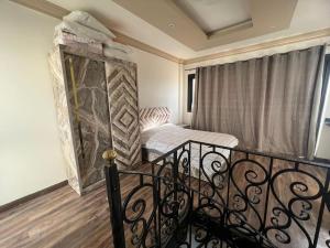 Chic City Stay in 4 bed Penthouse In Midtown Compound, AUC