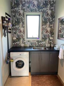 Magnolia Lane 2 bdrm, 4 bed, Guest House