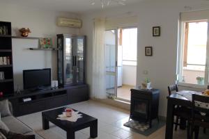 Cosy Rooftop Central Apartment at Pazari i Ri