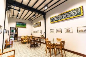 SKY - Fong Lee CC Lampang Walking Street