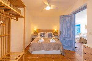 2nd line beach, garden, office & WIFI