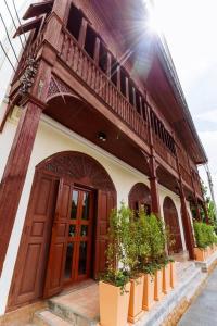 TREETOP - Fong Lee CC Lampang Walking Street