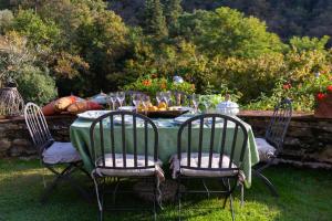 Villa Nel Bosco, charming Tuscan Retreat with Private Pool and View