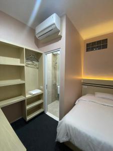 Phòng Giường Đôi Hạng Bình Dân (Budget Double Room)
