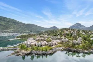 Modern house by the Fjord in Sandane, Nordfjord. - 努尔菲尤尔埃德
