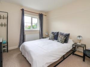 4 Castle Mews
