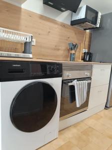 La Llar45 , Relájate junto al mar