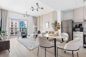 Silkhaus Vacation Homes Chic 1BDR with Canal View on Yas Island