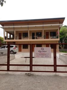 Riz Place Homestay - Queen Sized Bunk x Air-conditioned