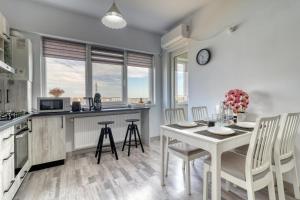 Homie Gray Apartment - Private Parking - Self Check-In