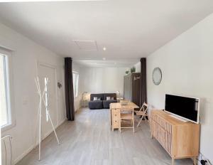 Le cocon, studio de 30m2 avec jardin et parking privatifs près de paris et Disney