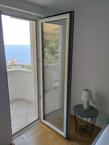 Apartment in Pisak with sea view, balcony, air conditioning, Wi-Fi (4871-4)