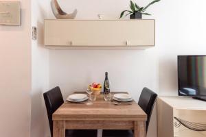 Cannes 1-Br Apartment in the Carré d’Or