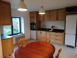 Maisons de vacances Maison de pecheur restauree 2022 a 800 m de la plage, GR34 : photos des chambres