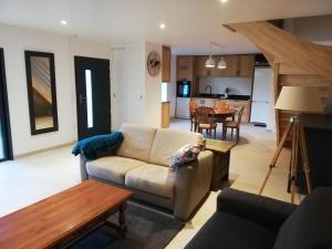 Maison de pêcheur restaurée 2022 à 800 m de la plage, GR34