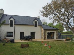 Maisons de vacances Maison de pecheur restauree 2022 a 800 m de la plage, GR34 : Maison 3 Chambres