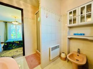 Appartements Studio Soleil - Piscine, Parking, Jardin, Calme, Wifi, 2 personnes : photos des chambres
