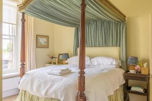 Overtown Manor Bed and Breakfast