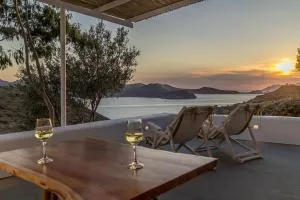 Milos Trypiti sunset delux studio - Empourios