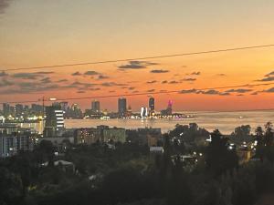 Maison avec vue panoramique et piscine